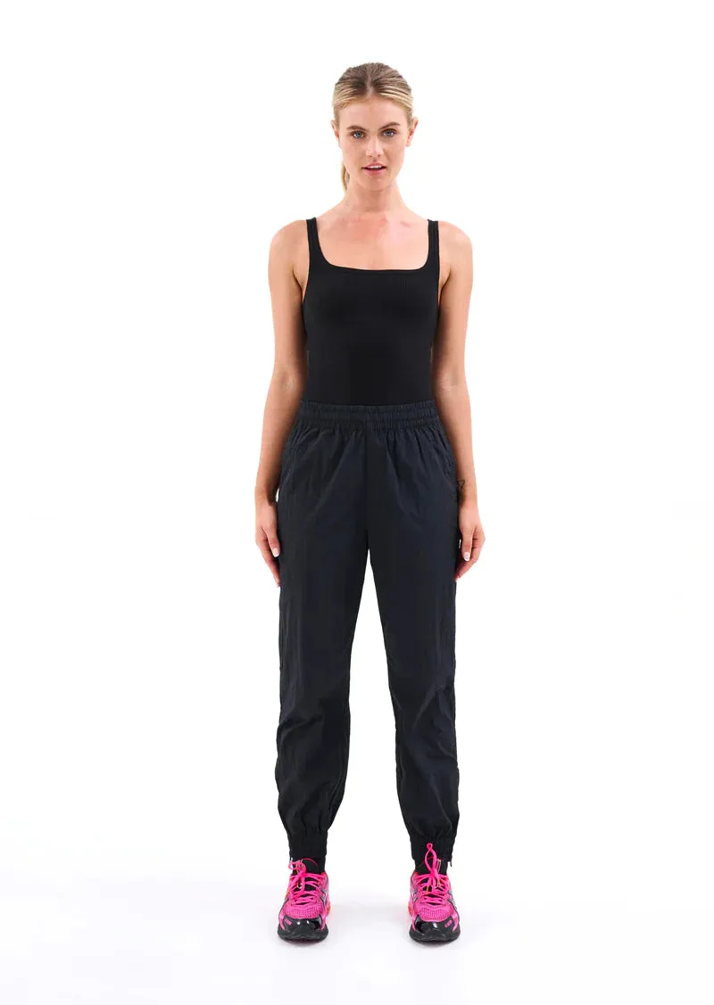FREE PLAY RIB SINGLET IN BLACK