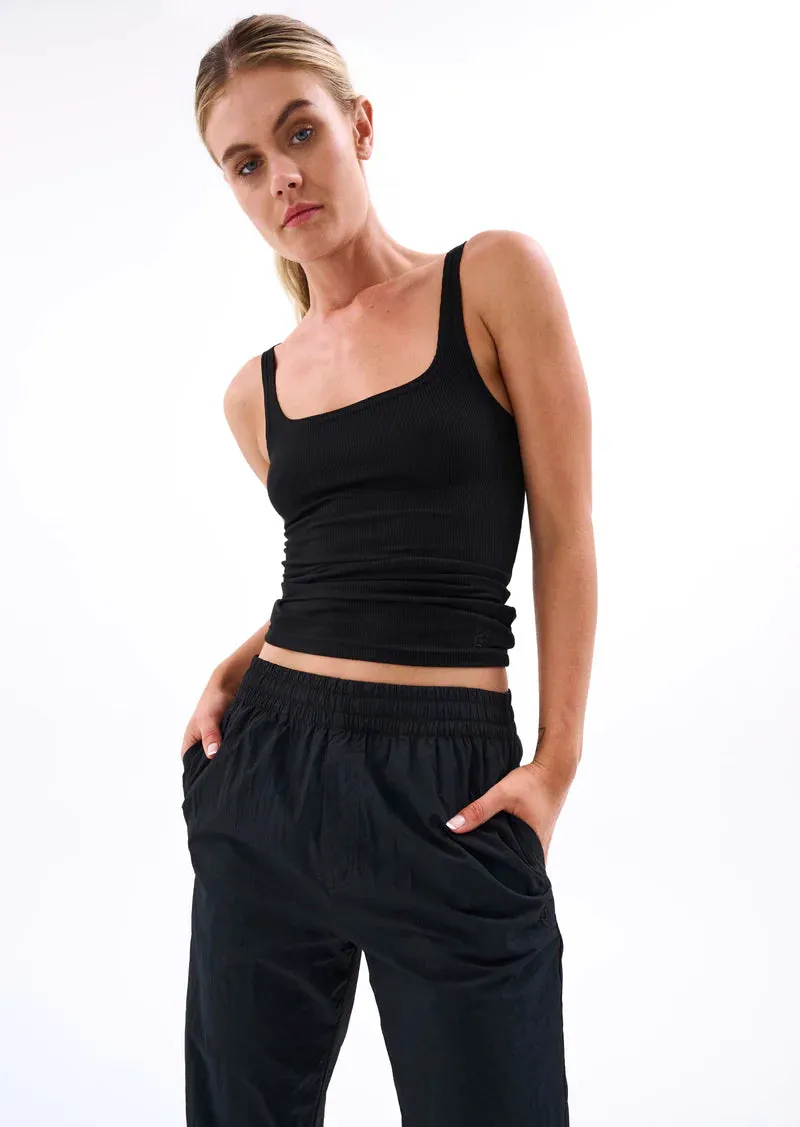 FREE PLAY RIB SINGLET IN BLACK