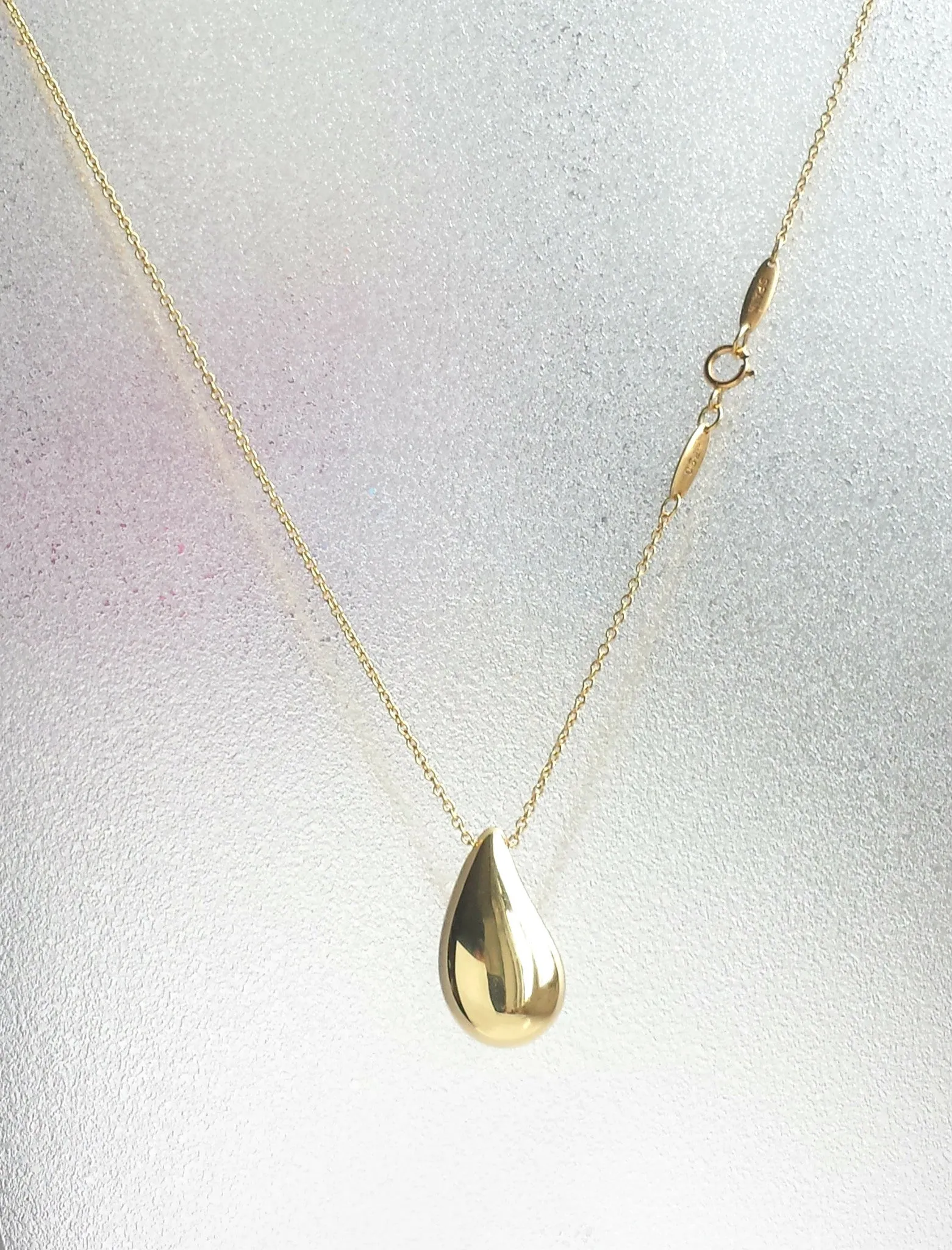 Tiffany & Co. Elsa Peretti Teardrop Pendant / Necklace in 18k Gold