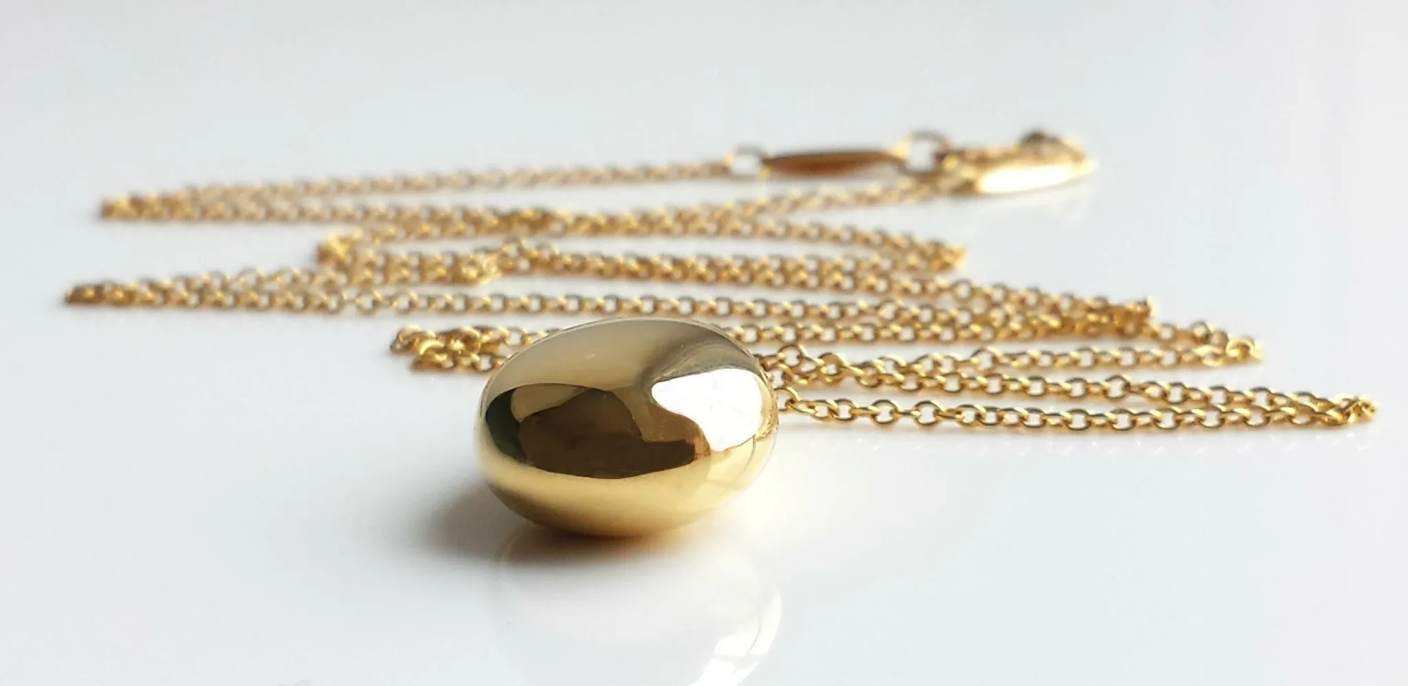 Tiffany & Co. Elsa Peretti Teardrop Pendant / Necklace in 18k Gold