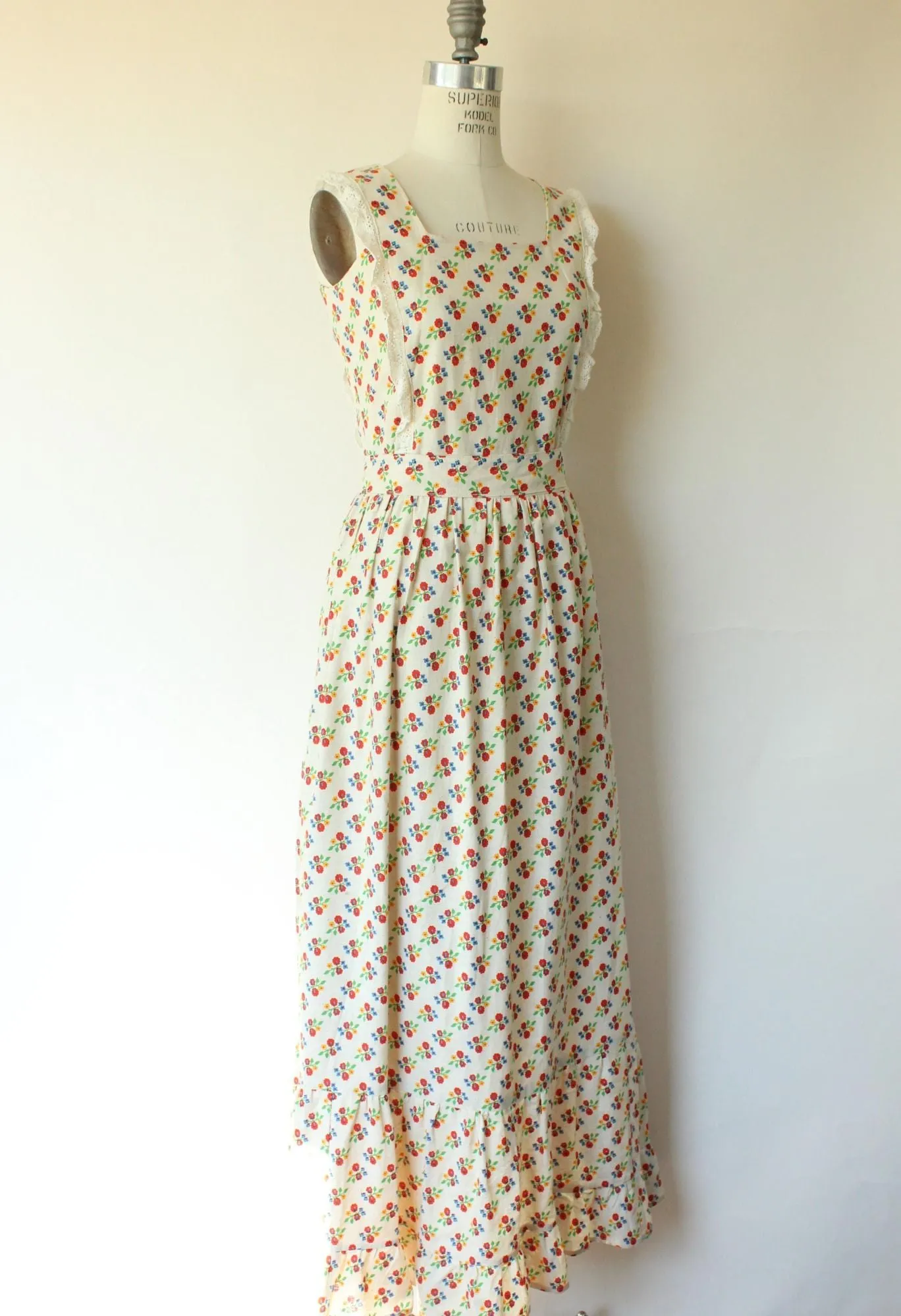 Vintage 1970s Floral Print Prairie Maxidress with Tie Belt