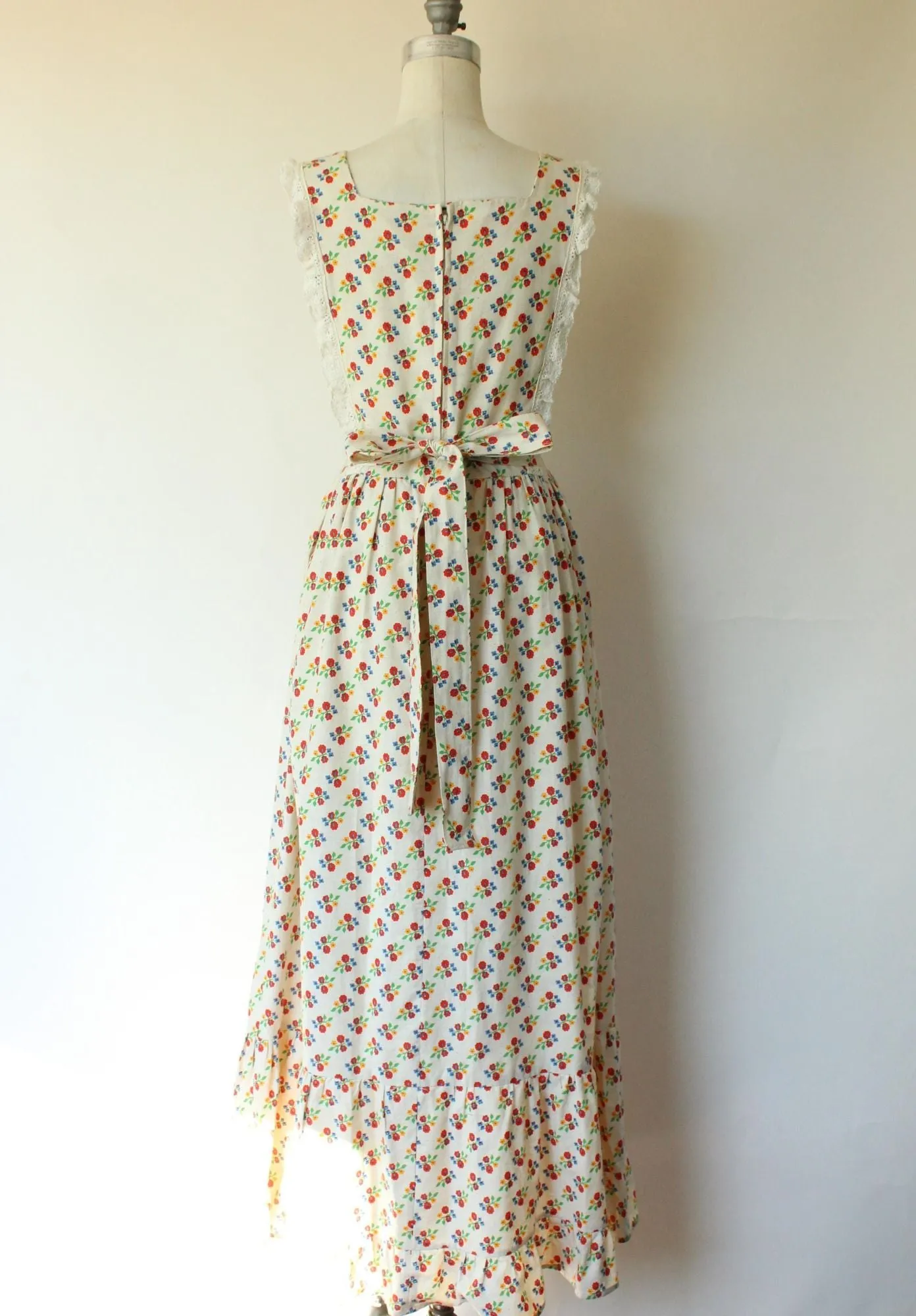 Vintage 1970s Floral Print Prairie Maxidress with Tie Belt